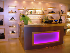 Negozio di abbigliamento finitura foglia oro 'Hamilton Shoes' (Formia)